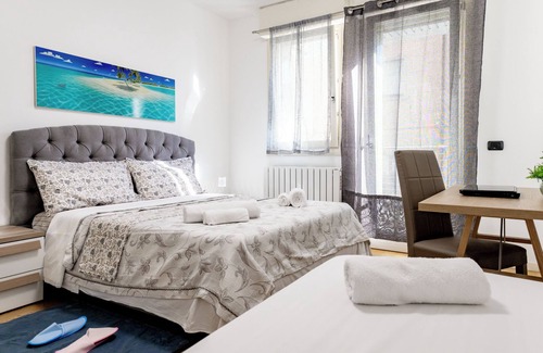 Marghera Bed & Breakfast | Charming Centrally Located 2-Bedroom Apartment in Venice, Mestre , Italy