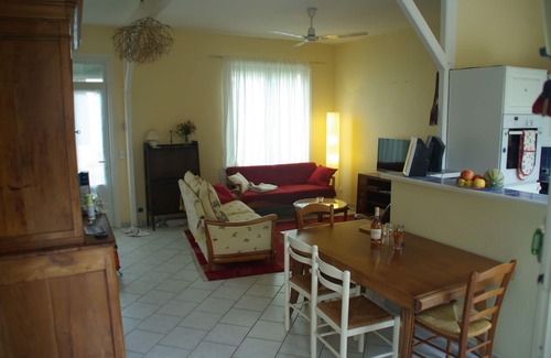 Arvert House | Charming Charentaise house with pretty enclosed garden, pets welcome