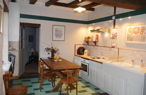 Verneuil-le-Chateau Cottage | Charming cottage in Touraine with fireplace