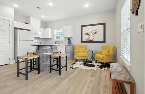 Fulton Cottage | Charming Coastal 1 Bedroom Cottage in Rockport, TX