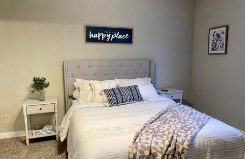 Winston - Salem Apartment | Charming Condo Near WFU and Hospitals, Full Kitchen, Strong WiFi, In-Unit Laundry