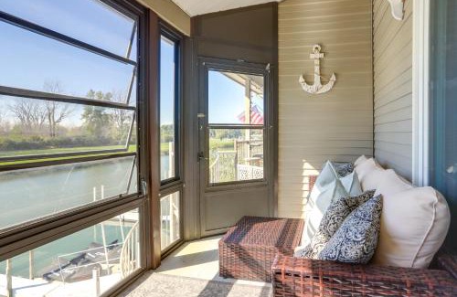 Oak Harbor Apartment | Charming Condo on Lake Erie with Community Pool