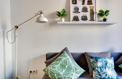 Sants Apartment | Charming & Convenient Apartment Near Plaza Espanya