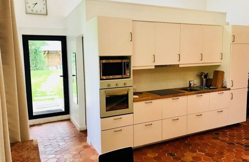 Essomes-sur-Marne Cottage | charming cottage at the foot of a 13th century abbey