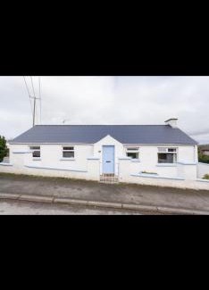 Poyntzpass House | Charming Cottage 4 Bedroom