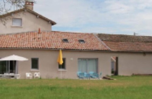 Civrieux House | Charming cottage adjoining the large gîte, ideal for a family.
