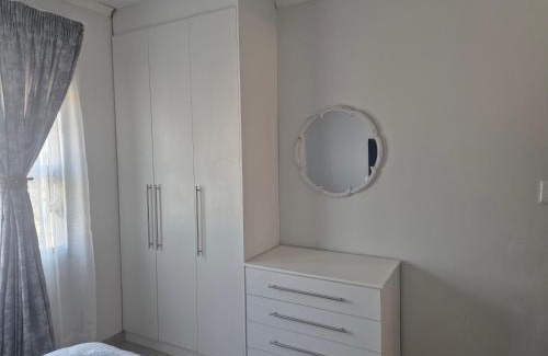 Empangeni Apartment | Charming Cottage for Getaways