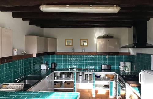 Monce-en-Belin Cottage | Charming Cottage Near 24H Le Mans, 3 Bedrooms, Garden, and Ping-Pong