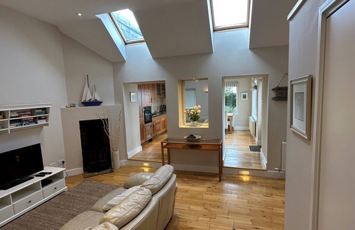 Howth House | Charming Cottage In Beautiful Howth, 25 Minutes From Dublin City Center