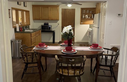 Jasper House | Charming Cottage in the Country