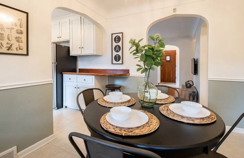 Ottawa House | Charming Cottage in Toledo's popular Old Orchard neighborhood!