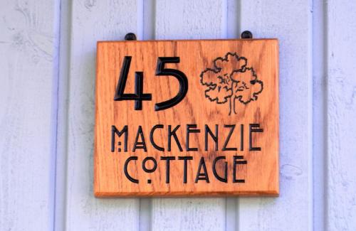 Ockelbo House | Charming cottage in tranquil village setting