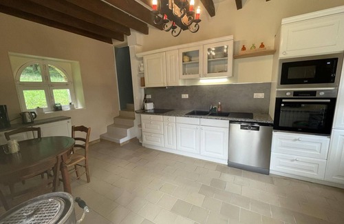 Reugny Cottage | Charming cottage near Amboise with large garden and Wi-Fi