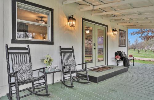 Montgomery House | Charming Cottage on 7 acres with Pond