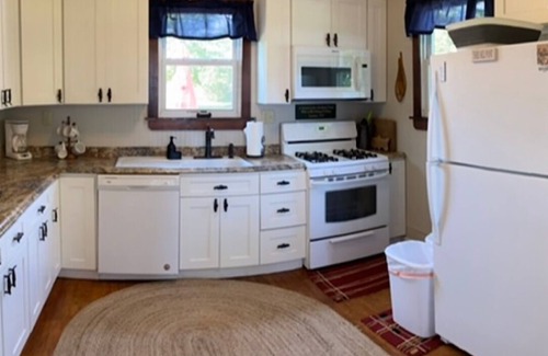Chaumont House | Charming cottage on Chaumont Bay, pet friendly, kayaks, dock, ICE FISHING