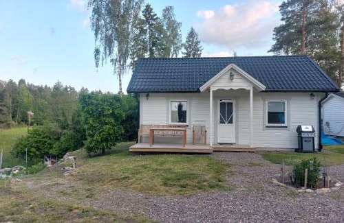 Gnesta House | Charming cottage on Kvegero