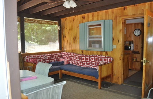 Madison Cottage | Charming Cottage - Private Community With Lake