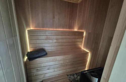 Siauliai City Center Ski Chalet | Charming Cottage - Sauna - Central Location