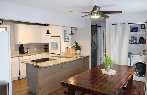 Tebbetts House | Charming Cottage on Osage River in Jefferson City