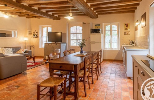 La Menitre Cottage | Charming Cottage with Heated Pool, Near Loire River, 2BR, Wi-Fi, Parking