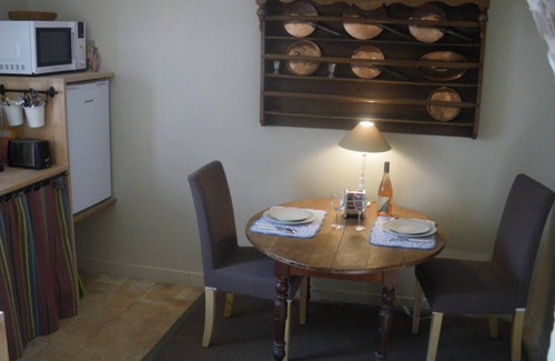 Monteaux Cottage | Charming Cottage with Private Garden, Near Loire Castles, Pet Friendly, Free Wi-Fi