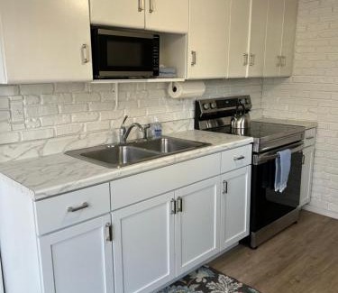 Longmeadow House | Charming Cottage with fenced yard in convenient location