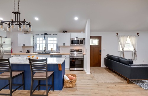 Goodspring Cottage | Charming Country Cottage in Goodspring!