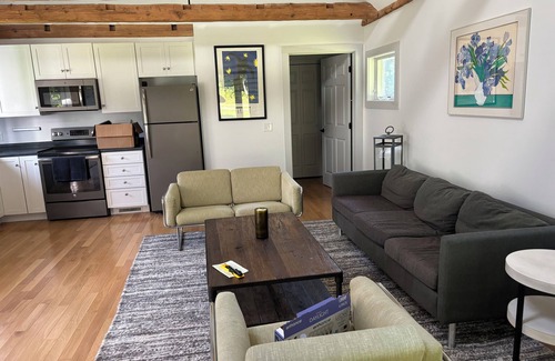 Nelson House | Charming country guest house with 1 bedroom and loft, WiFi, AC in lovely Nelson