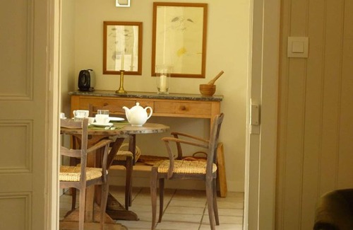 Trateau Cottage | Charming Countryside Cottage with Private Garden, Near Château and Fishing Ponds, Pet Friendly