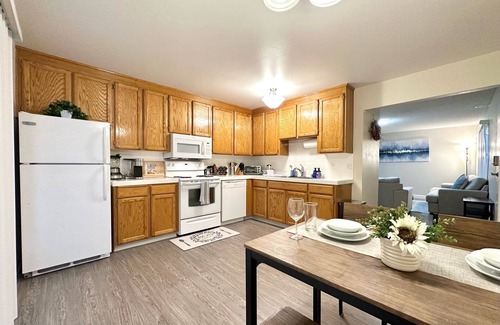Castro Valley Apartment | Charming Cozy 2B（1K1Q）1b W/Pool/Private Backyard WFH