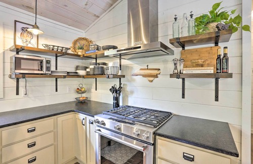 Murphy Cabin | Charming, cozy cabin nestled in a small community of cabins in a wooded setting.
