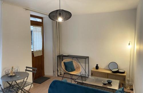 Palaiseau Apartment | Charming Cozy Cottage Palaiseau Center