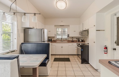 Fairview Shores House | CHARMING - Cozy Retreat Near Lake Killarney in Winter Park