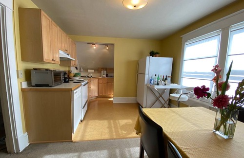 King House | Charming Craftsman house with 2nd floor apt. in the Alberta Arts district.