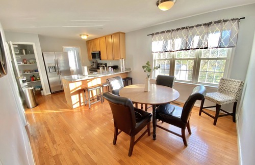 Ampthill House | Charming Cul-de-sac Retreat | Double Master + Garage + Home Office