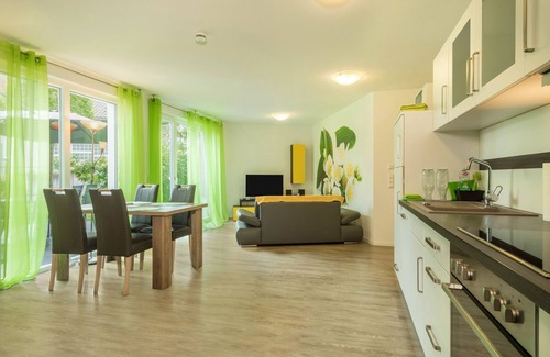 Sipplingen Apartment | Charming Holiday Apartment "Jasmin" with Large Terrace, Wi-Fi & TV