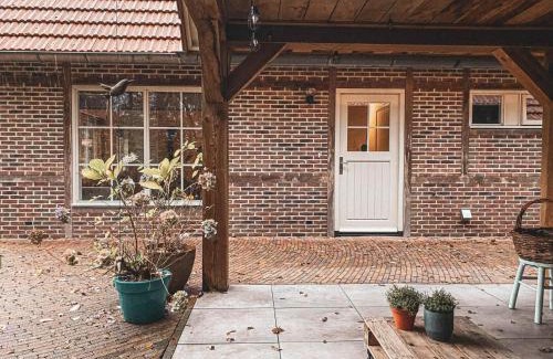 Bazuin House | Charming Decorated House in Nature