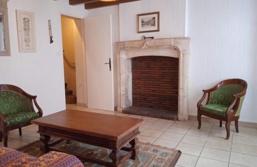 Sille-le-Guillaume House | Charming detached 2 bedroom ancient house in medieval quarter of a small town in the Pays de la Loire, France