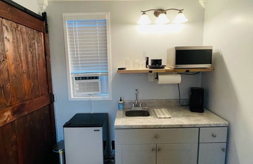 Lincoln Acres House | Charming Downtown Hideaway 1bd/1ba w/AC & WiFi in sunny San Diego!