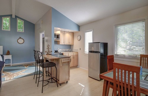 West Beach Cottage | Charming Downtown Studio w/Secluded Yard - Near State Street