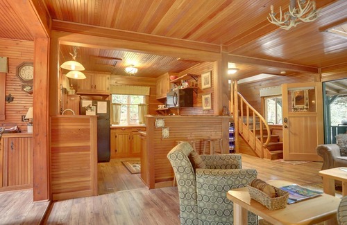 Brightwood Cabin | Charming Dream Catcher Cabin, riverfront, fireplace, hot tub, BBQ, dogs welcome