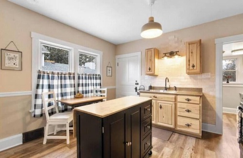 Cedarburg House | Charming duplex walkable to historic downtown Cedarburg