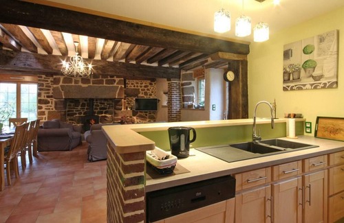 La Baroche-sous-Luce Cottage | Charming Eco-Friendly 15th Century Cottage with Enclosed Garden and Modern Amenities