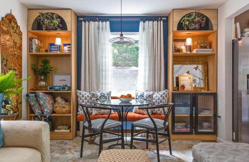 Jefferson Manor House | Charming Family Home Sleeps 8 near DC, Historic Old Town VA, & National Harbor