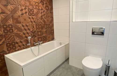 Emmen Hotel | Charming Family Stay | Near Wildlands Zoo, Emmen City Center Fun & Cultural Spot