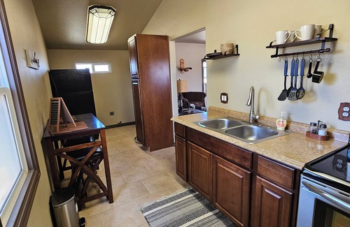 Hemet Other | Charming farmhouse in peaceful Hemet with WiFi and AC