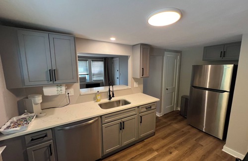 Unionville House | Charming First Floor 1-Bedroom - Steps Unionville Center Shops