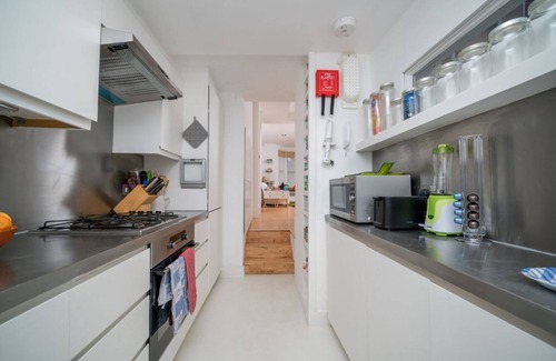 Shepherd's Bush Apartment | Charming flat in Shepherd’s Bush