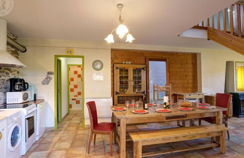 La Terrasse-sur-Dorlay Cottage | Charming 3-Bedroom Cottage with Fireplace, Near St-Etienne & Outdoor Activities