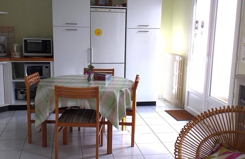 Saint-Gervais-la-Foret Cottage | Charming Home Near Loire Castles and Blois with Private Garden and Modern Amenities